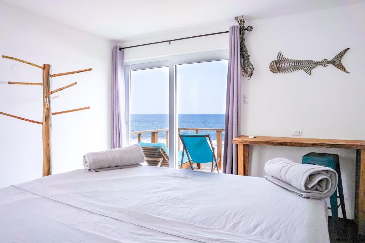 Black Sand Beachhouse Монтеррико Экстерьер фото