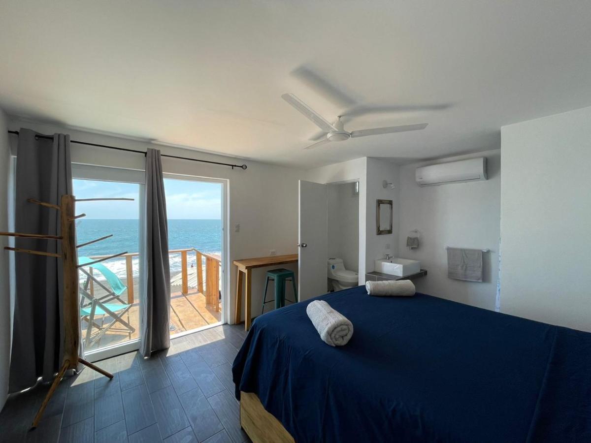 Black Sand Beachhouse Монтеррико Экстерьер фото