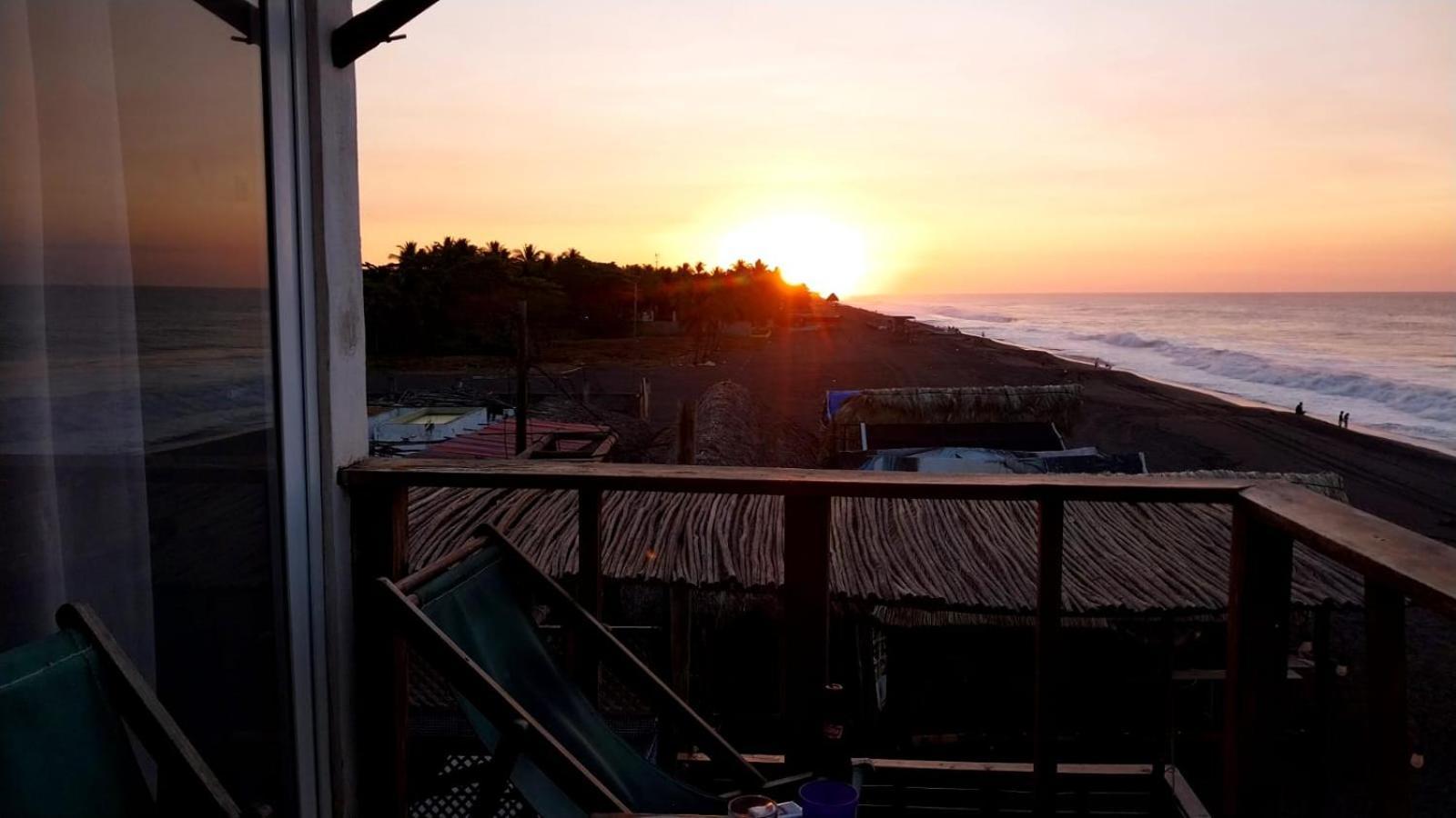 Black Sand Beachhouse Монтеррико Экстерьер фото